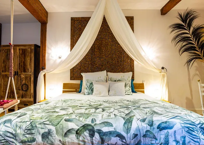 Le Prieure - Suites Romantiques Spa Privatif, Piscine, Jardin, Massages Proche De Toulouse
