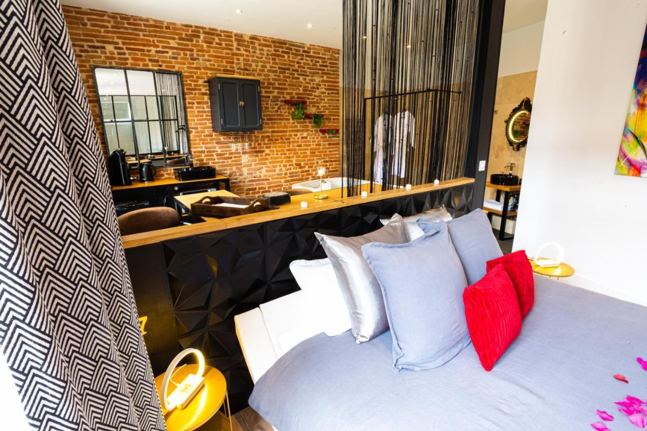 Le Prieure - Romantiques Privatif, Piscine, Jardin, Massages Proche De Toulouse Guest house *